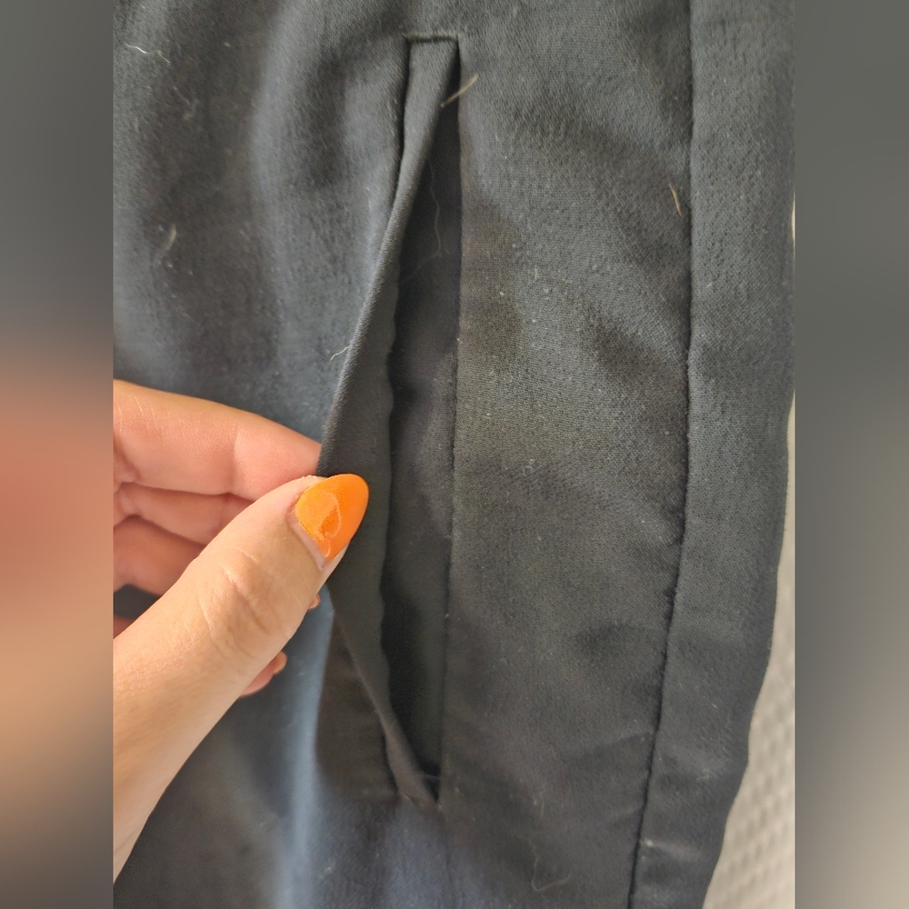 🎉 3/$60 Aritzia Wilfred Black Tailored Elastic Waist Dress Pants Size 8 - Picture 3 of 8